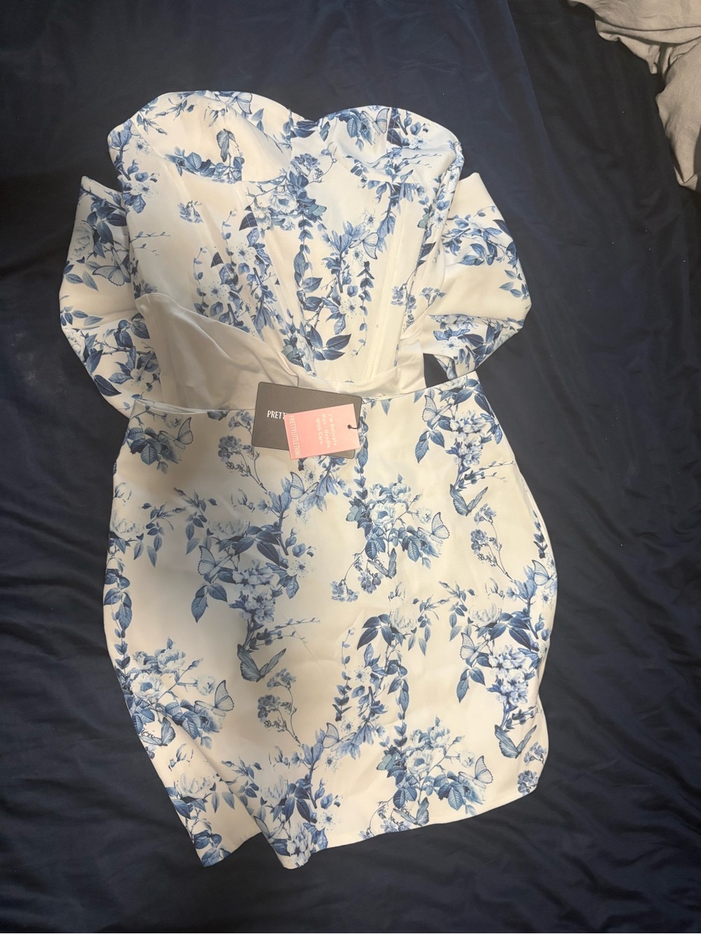 2 piece CORSET & SKIRT PrettyLittleThing White w Blue Floral Print NEW W/ TAGs